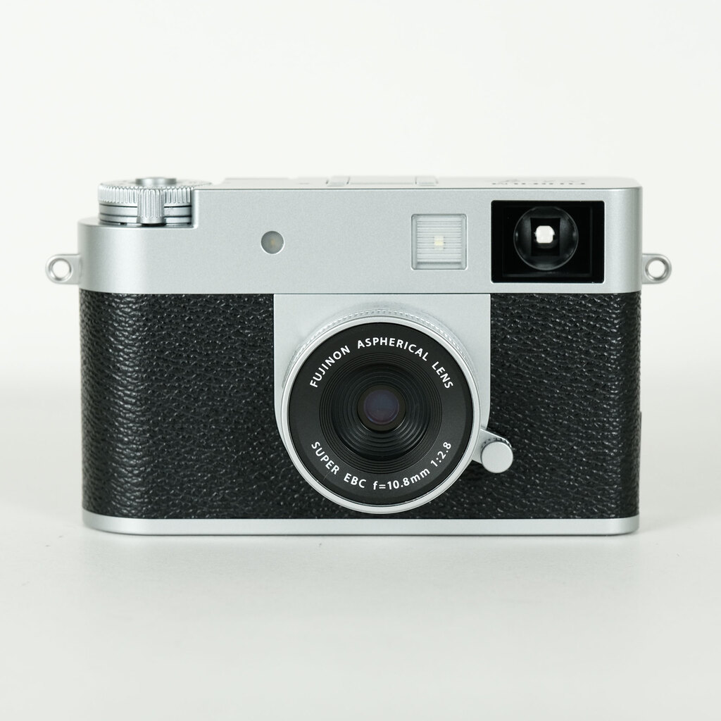 FUJIFILM X half X-HF1