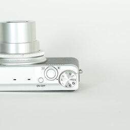 FUJIFILM XQ2 シルバー