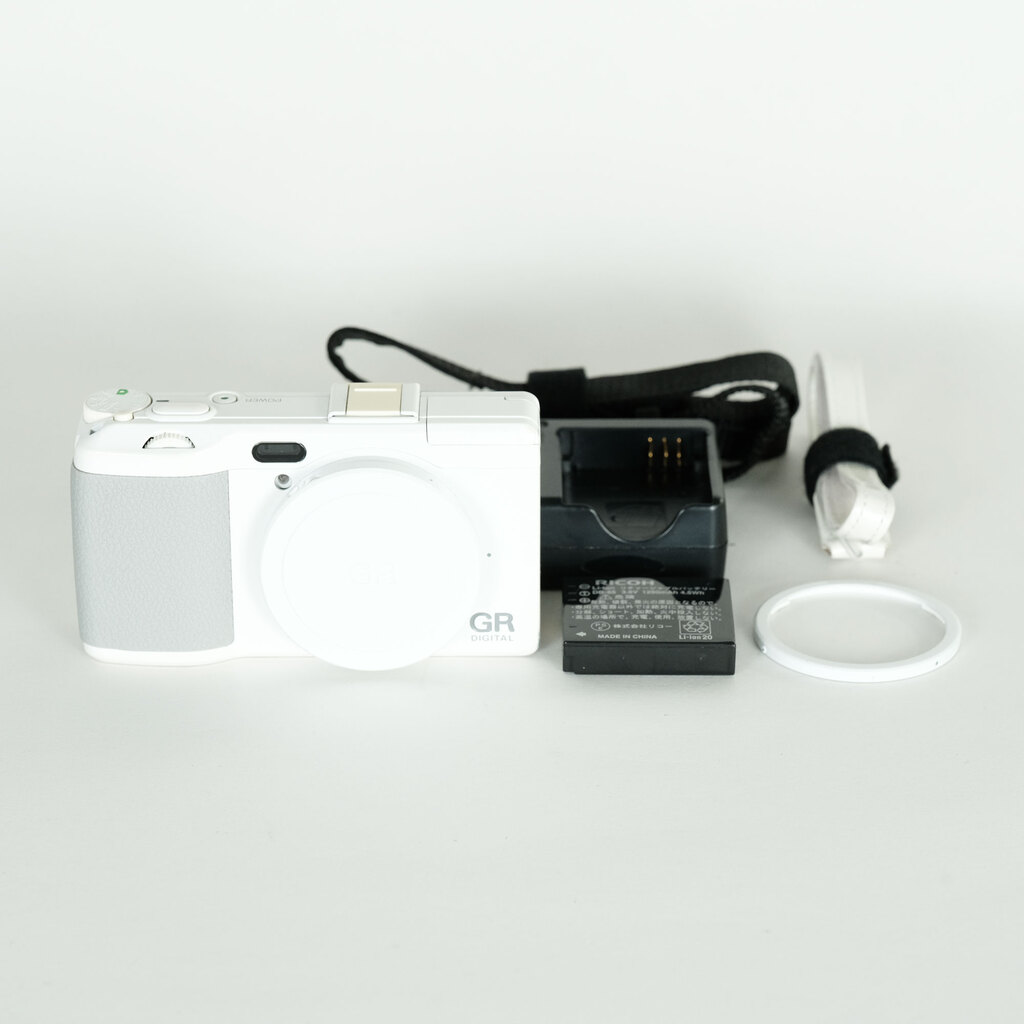 RICOH GR DIGITAL IV ホワイトエディション