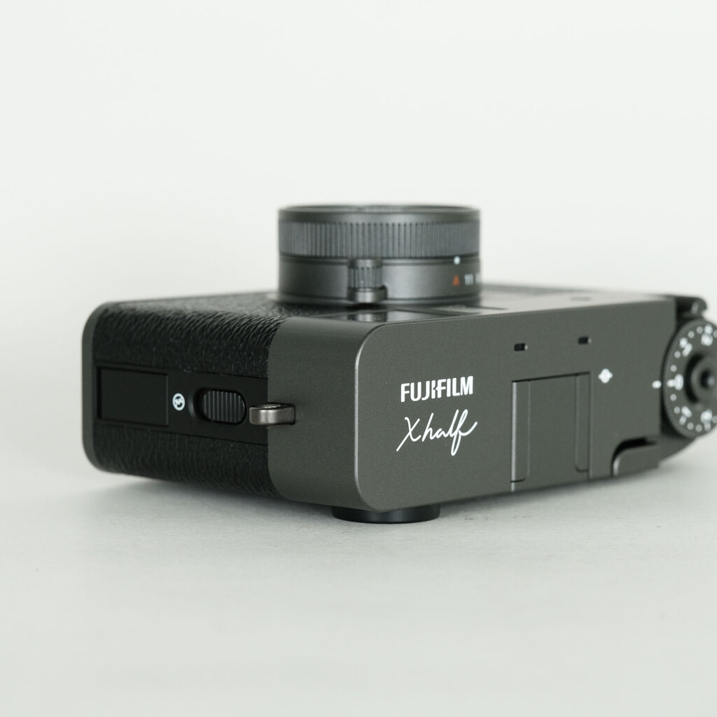 FUJIFILM Xhalf black コンパクトデジタルカメラ コンパクト