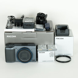 RICOH GR IIIx Urban Edition Special Limited Kit RICOH GR IIIx Urban Edition Special Limited Kit