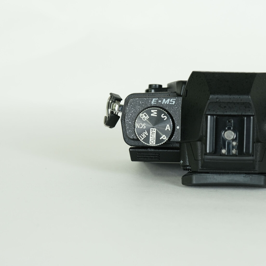 OLYMPUS OM-D E-M5 ボディ ブラック