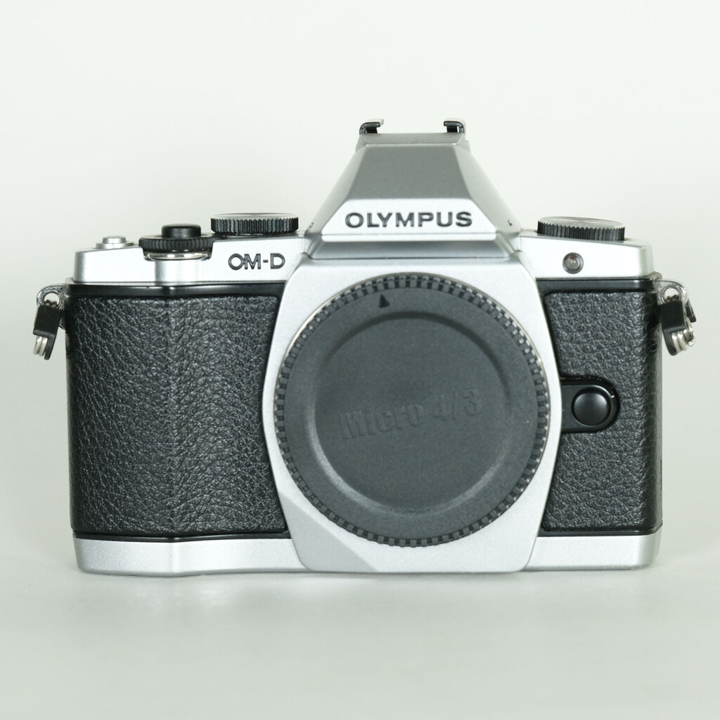 OLYMPUS OM-D E-M5 ボディ 中古価格比較 - 価格.com