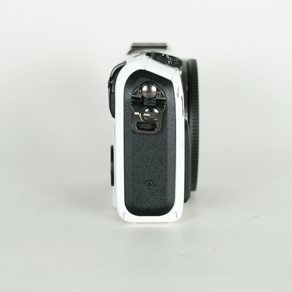 Canon EOS M ボディ ホワイト Canon EOS M ボディ ホワイト