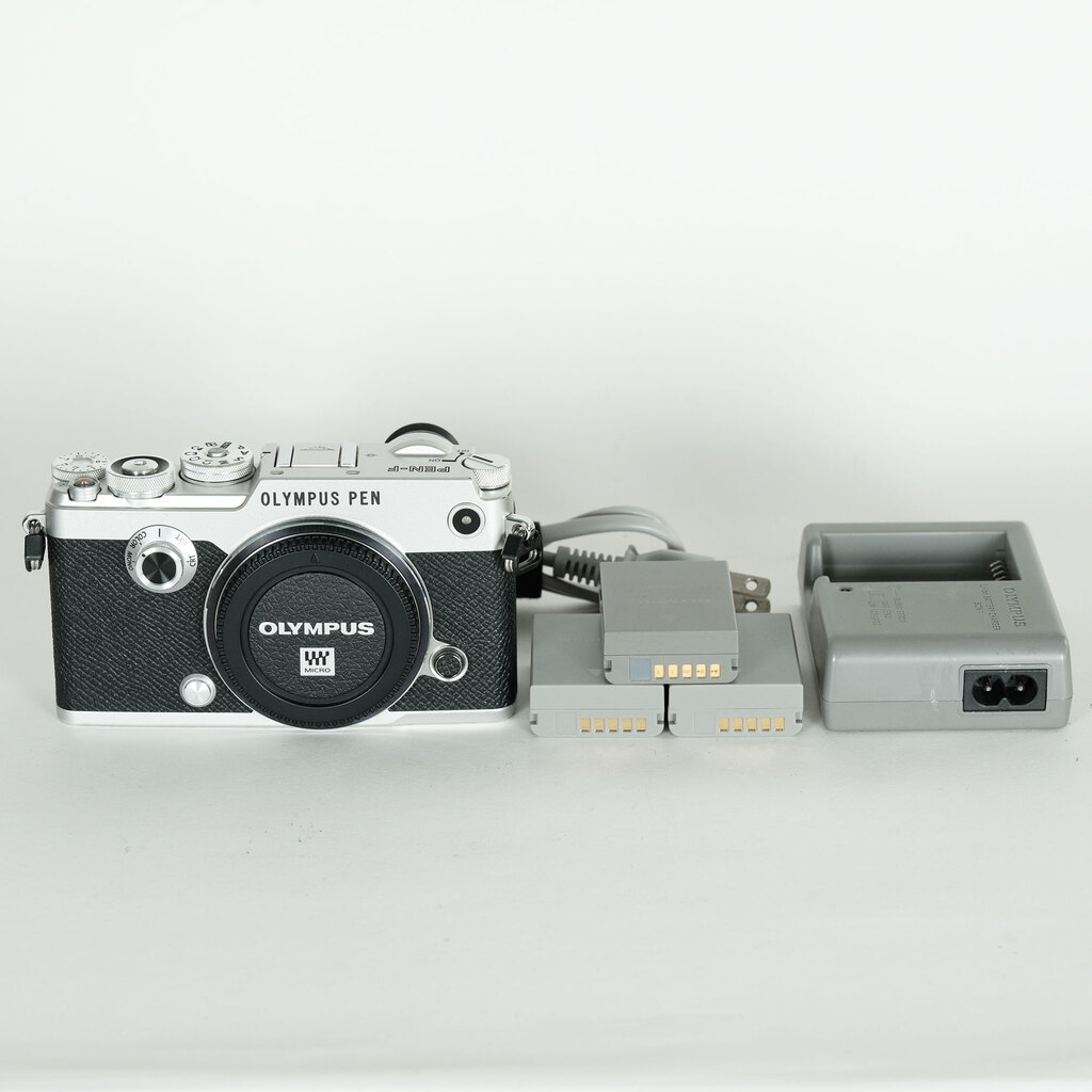 OLYMPUS PEN-F