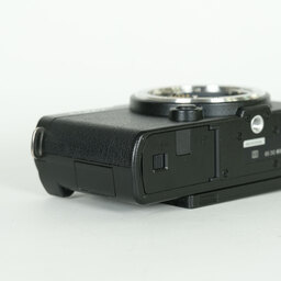 Panasonic LUMIX DC-S9 Panasonic LUMIX DC-S9