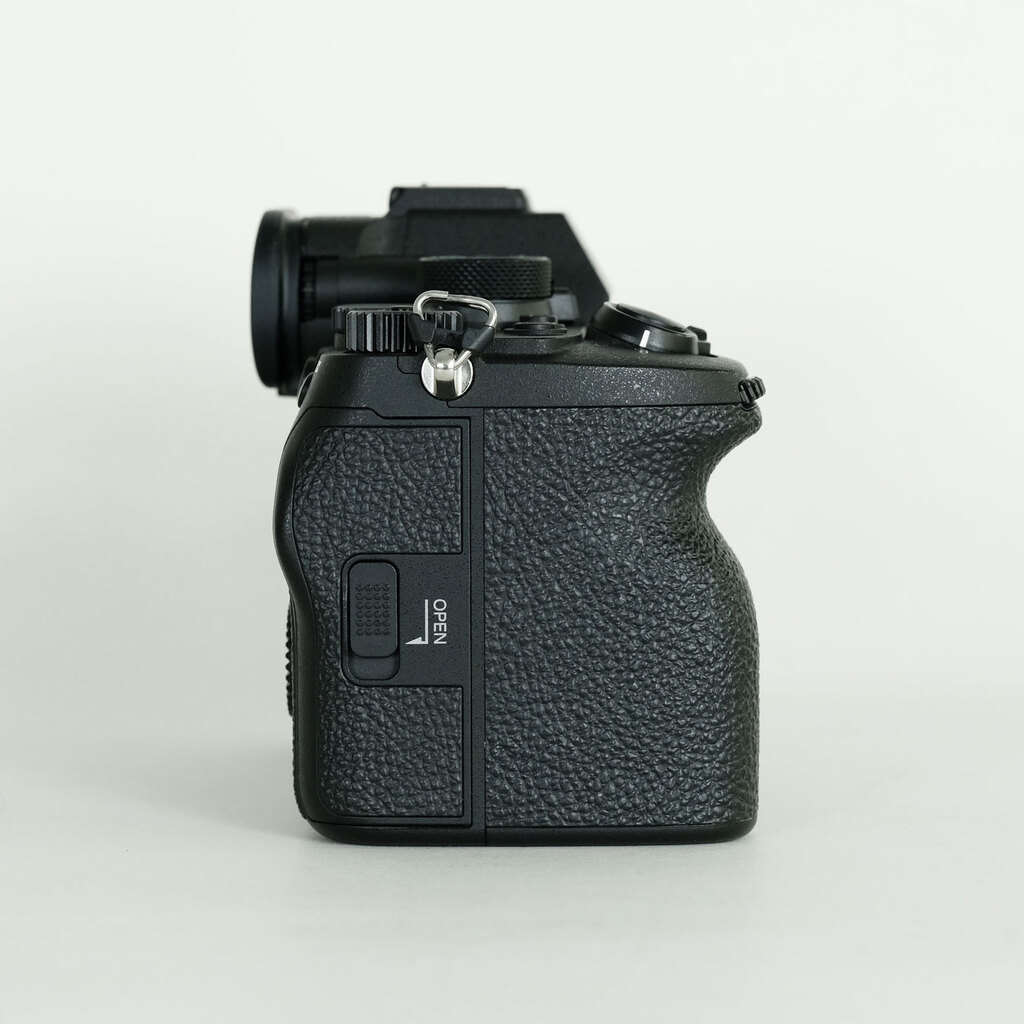 SONY α7 IV(ILCE-7M4) SONY α7 IV(ILCE-7M4)