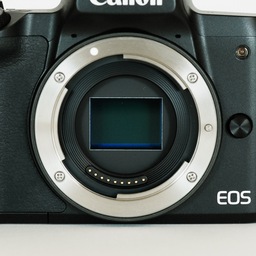 Canon EOS Kiss M