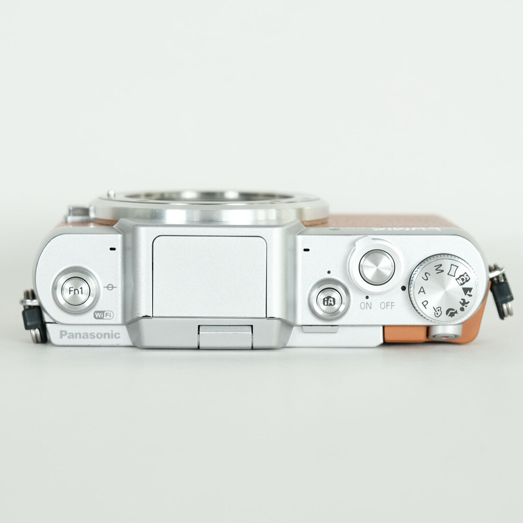 Panasonic LUMIX DMC-GF7W ダブルズームレンズキット パナソニック LUMIX DMC-GF7W ダブルズームレンズキット 価格