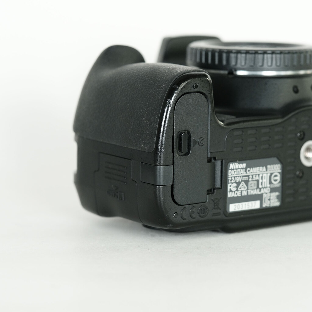 Nikon デジカメD3300 ジャンク品 Nikon D3300の出品 | ONE SCENE（ワンシーン）