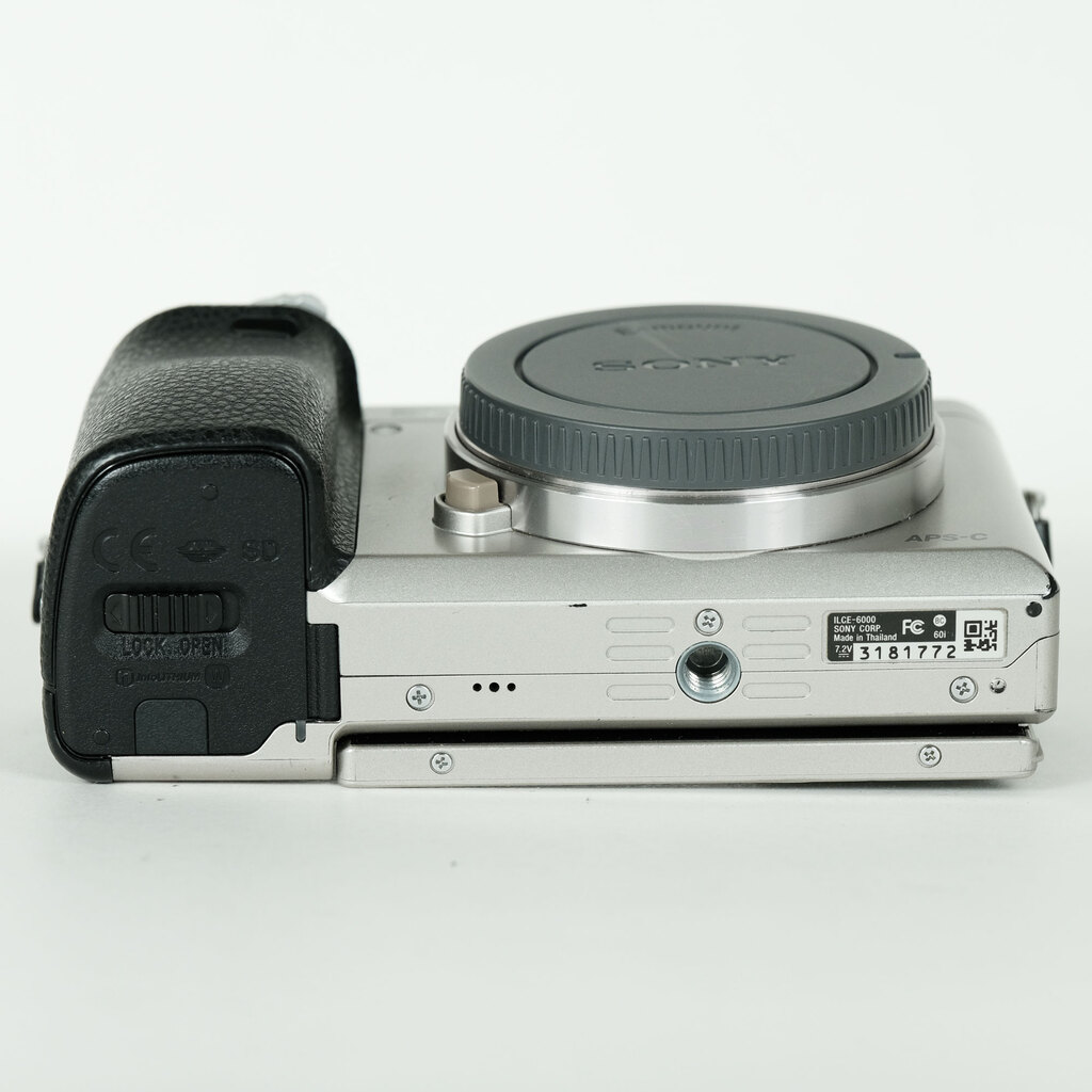 SONY α6000(ILCE-6000) SONY α6000(ILCE-6000)