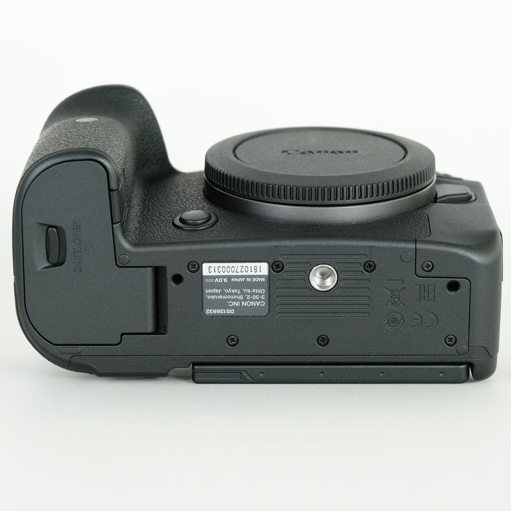 Canon EOS R6 Canon EOS R6