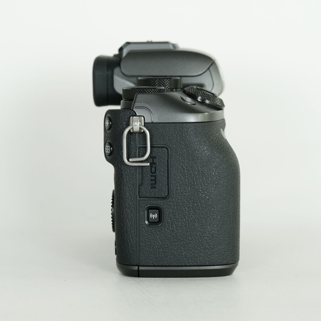 Canon EOS M5 Canon EOS M5