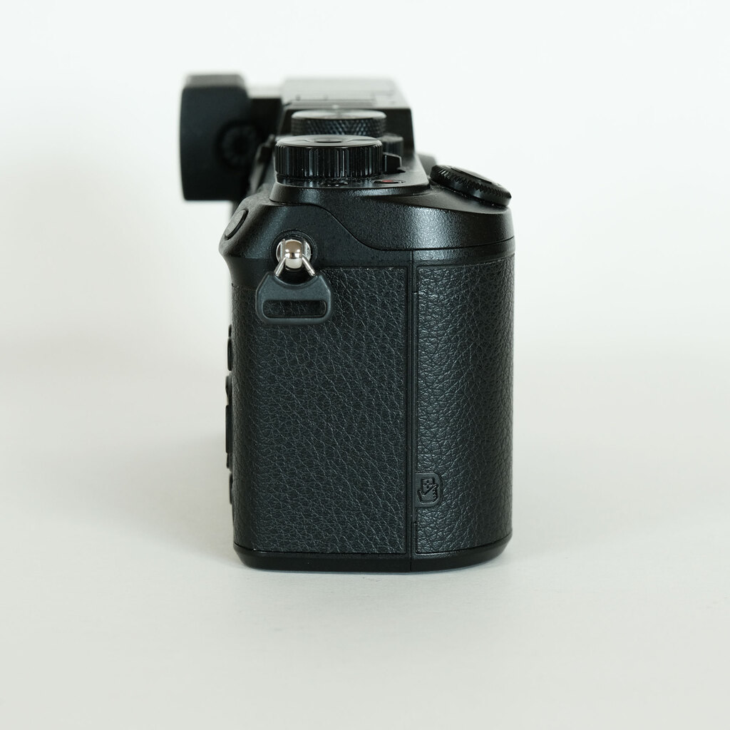 Panasonic Lumix DMC-Gx8 ブラック。ボディー。レンズ。 Panasonic LUMIX DMC-GX8 ボディ ブラックの出品 | ONE SCENE