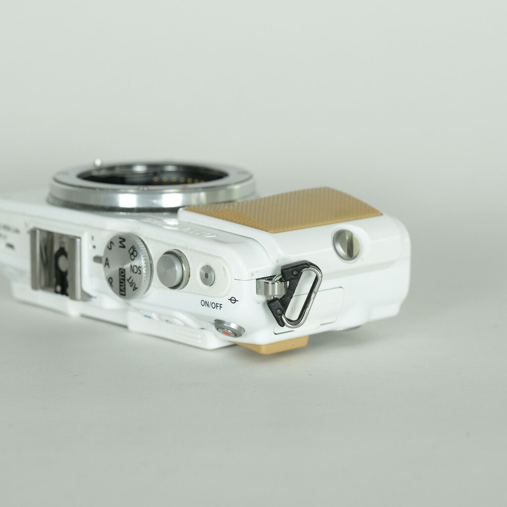 OLYMPUS PEN Lite E-PL5 ボディ ホワイト OLYMPUS PEN Lite E-PL5 ボディ ホワイト