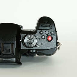 Panasonic LUMIX DC-GH5M2 Panasonic LUMIX DC-GH5M2