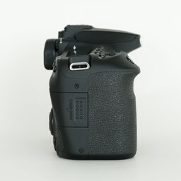 Canon EOS 90D
