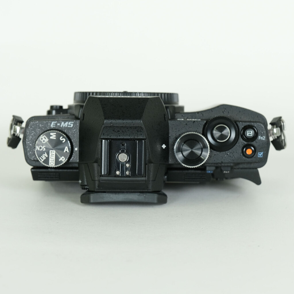 OLYMPUS OM-D E-M5 ボディ ブラック