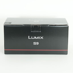 Panasonic LUMIX DC-S9 Panasonic LUMIX DC-S9