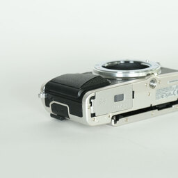 OLYMPUS PEN Lite E-PL7 ボディ シルバー OLYMPUS PEN Lite E-PL7 ボディ シルバー