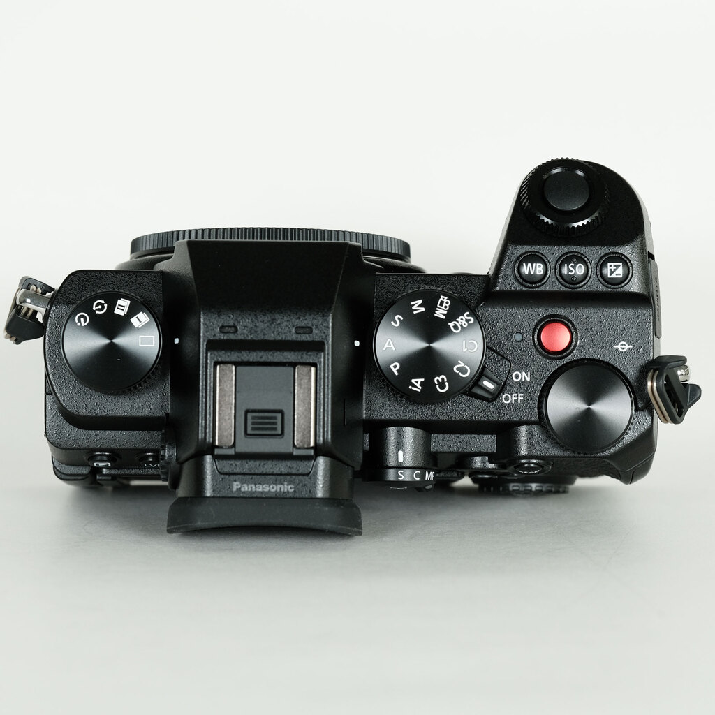 Panasonic LUMIX DC-S5 Panasonic LUMIX DC-S5