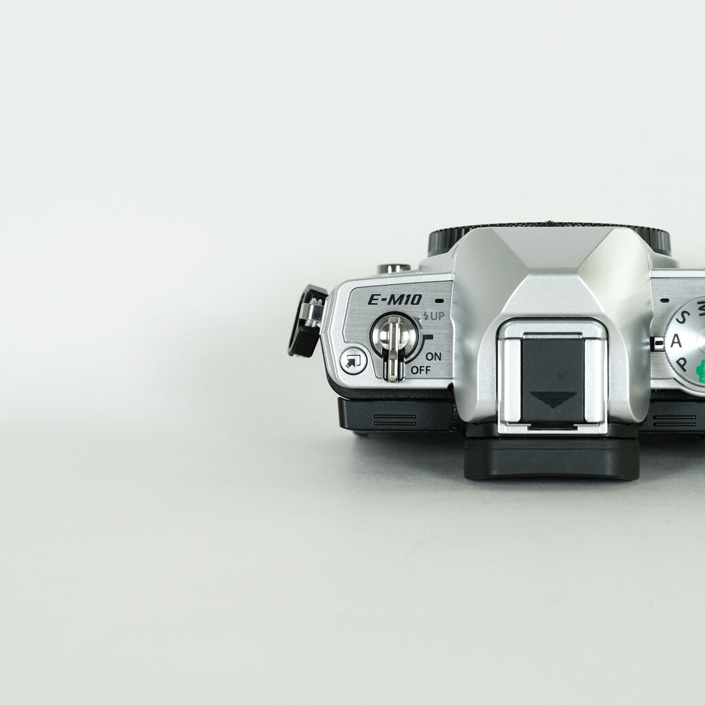 OLYMPUS OM-D E-M10 Mark IV OLYMPUS OM-D E-M10 Mark IV