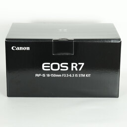 Canon EOS R7