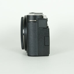 Panasonic LUMIX DC-S9 Panasonic LUMIX DC-S9