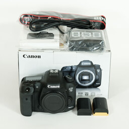 Canon EOS 7D Mark II Canon EOS 7D Mark II