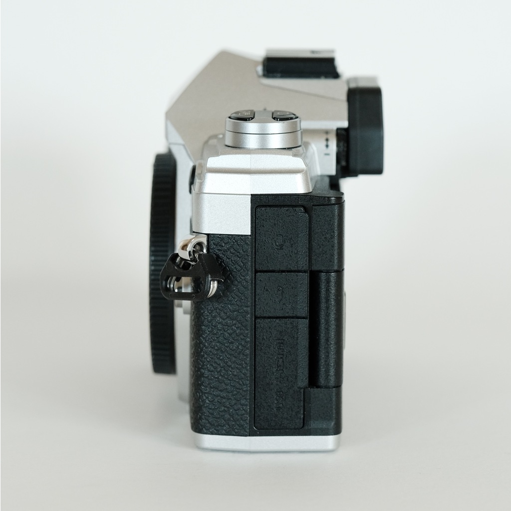 OLYMPUS OM-D E-M5 Mark III