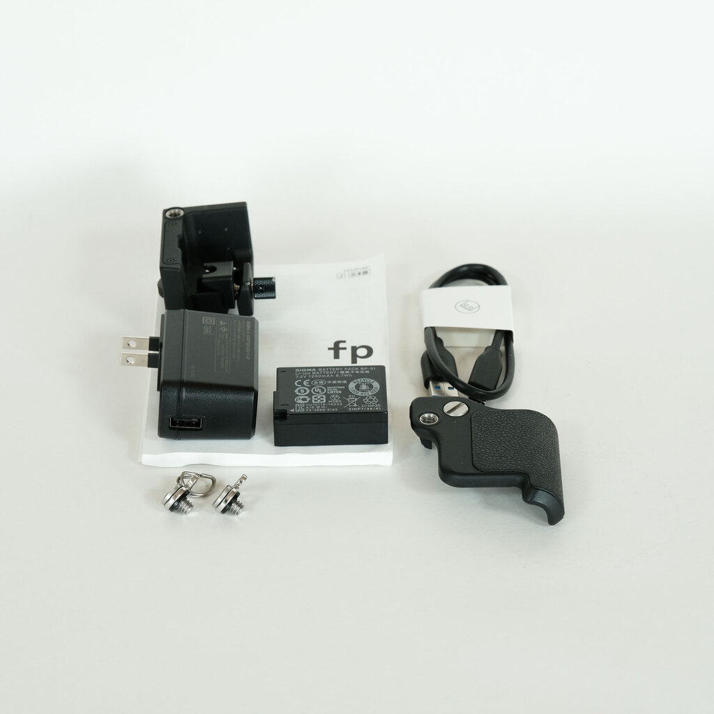 SIGMA fpの出品 | ONE SCENE（ワンシーン）