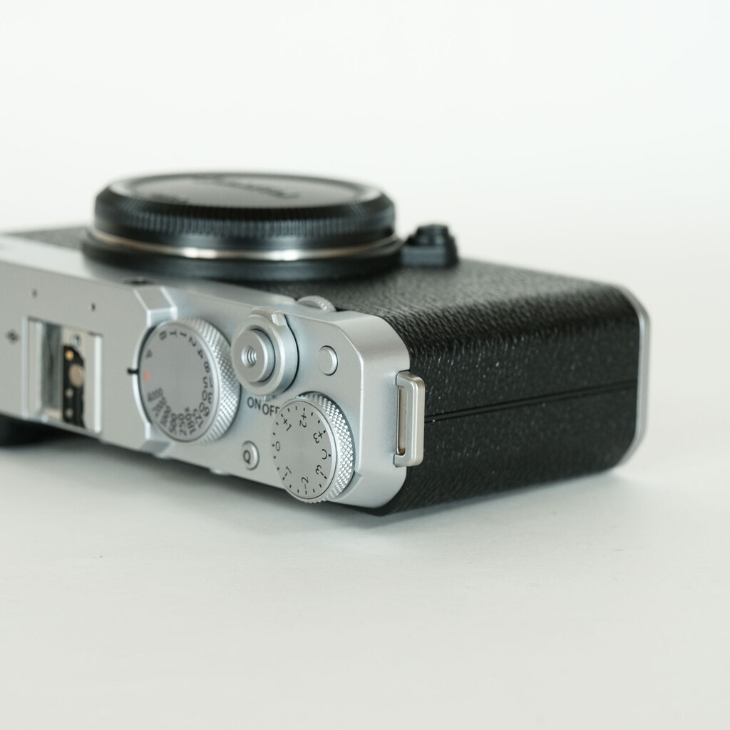 FUJIFILM X-E4 ショット数約10000枚 購入レビュー】『FUJIFILM X-E4』毎日持ち歩きたくなる4つの理由