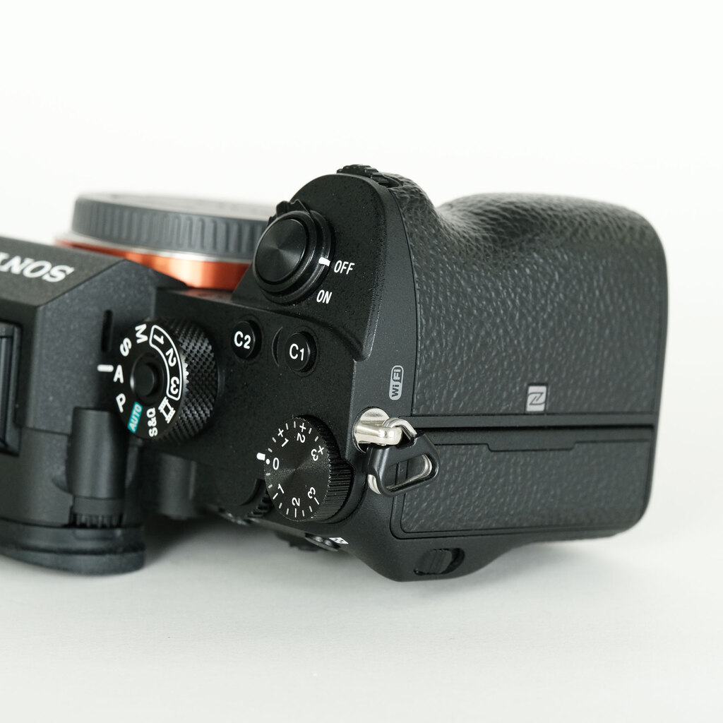 SONY α7RIII ボディ ILCE-7RM3A   【後期モデル 液晶下部にSONYロゴなし】 SONY α7RIII ボディ ILCE-7RM3A   【後期モデル 液晶下部にSONYロゴなし】