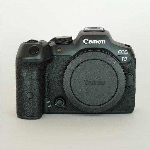 Canon EOS R7