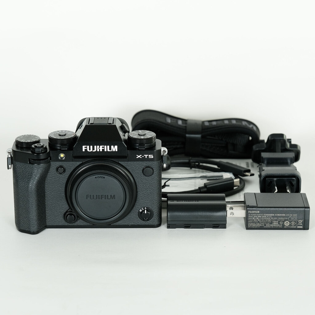 FUJIFILM X-T5 FUJIFILM X-T5