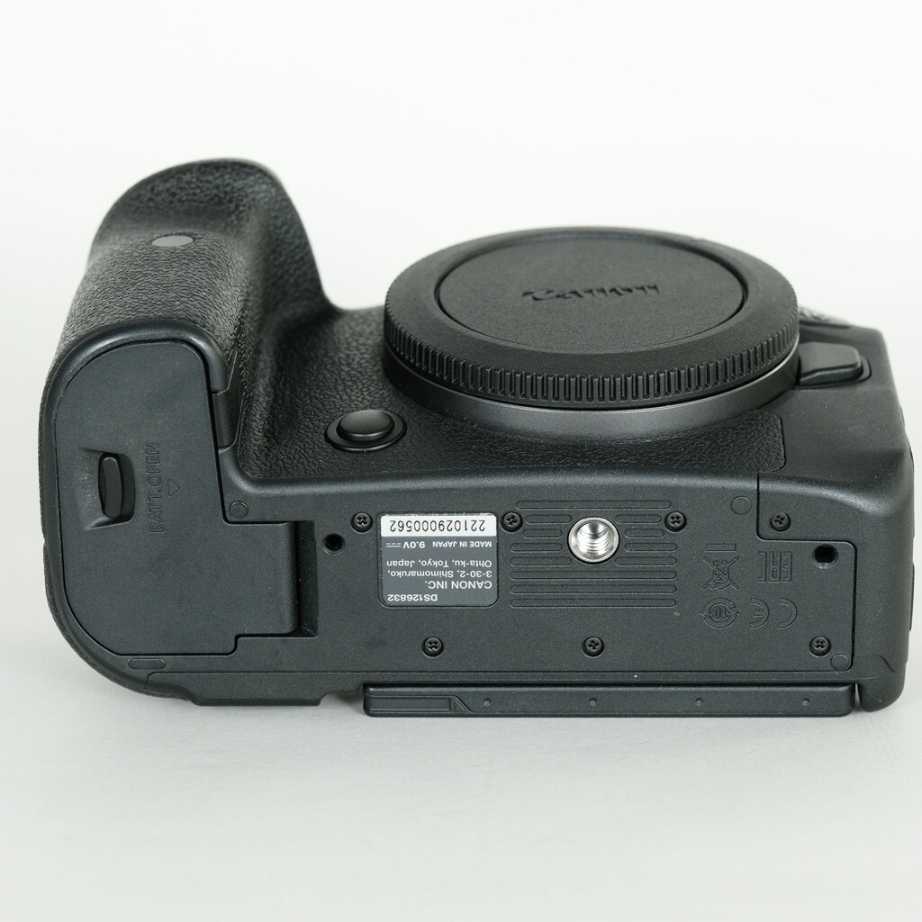 Canon EOS R6 Canon EOS R6