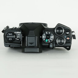 OLYMPUS OM-D E-M5 Mark III