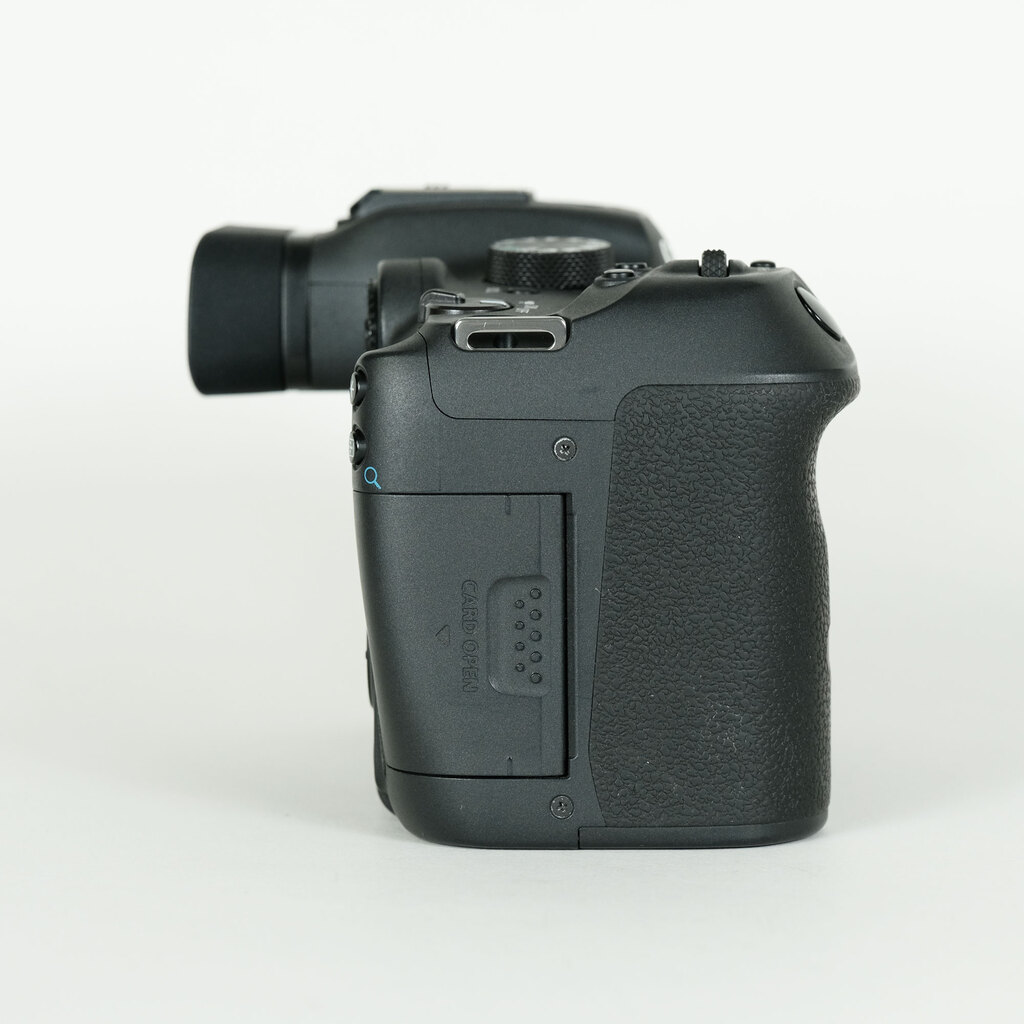 Canon EOS R7 Canon EOS R7