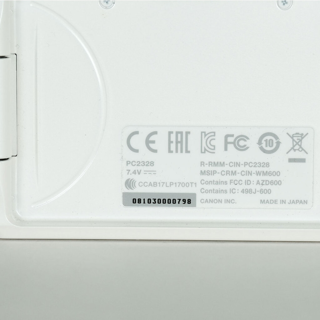 Canon EOS Kiss M Canon EOS Kiss M