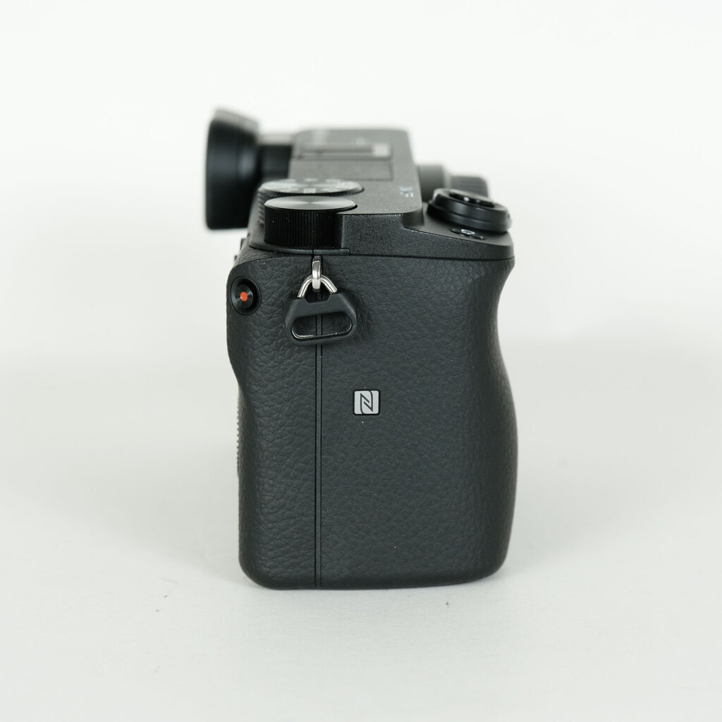 SONY α6400(ILCE-6400) SONY α6400(ILCE-6400)