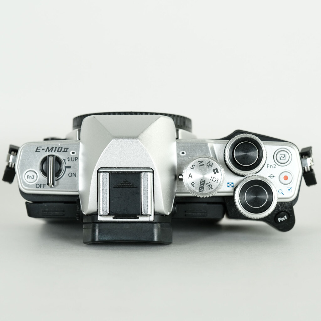 OLYMPUS OM-D E-M10 Mark II OLYMPUS OM-D E-M10 Mark II