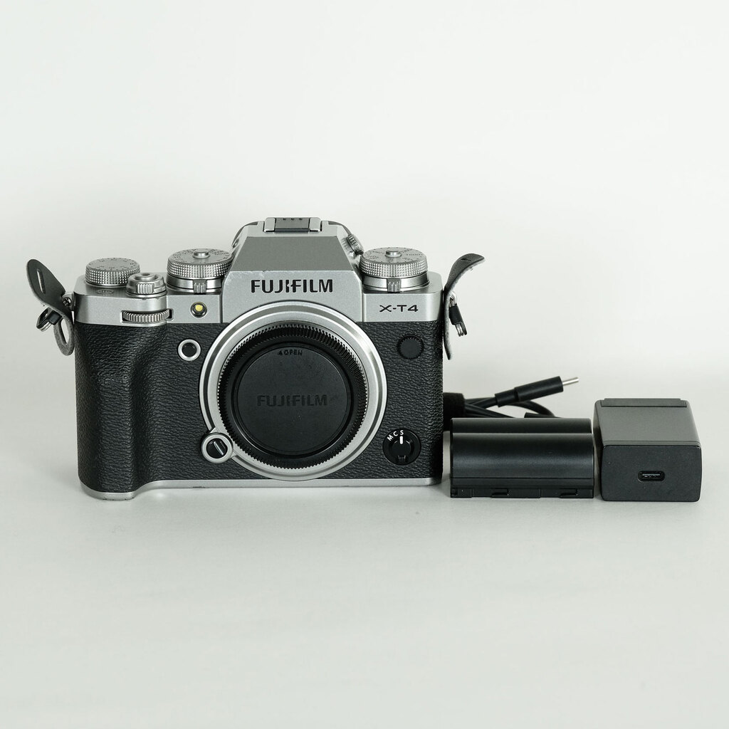 FUJIFILM X-T4 FUJIFILM X-T4