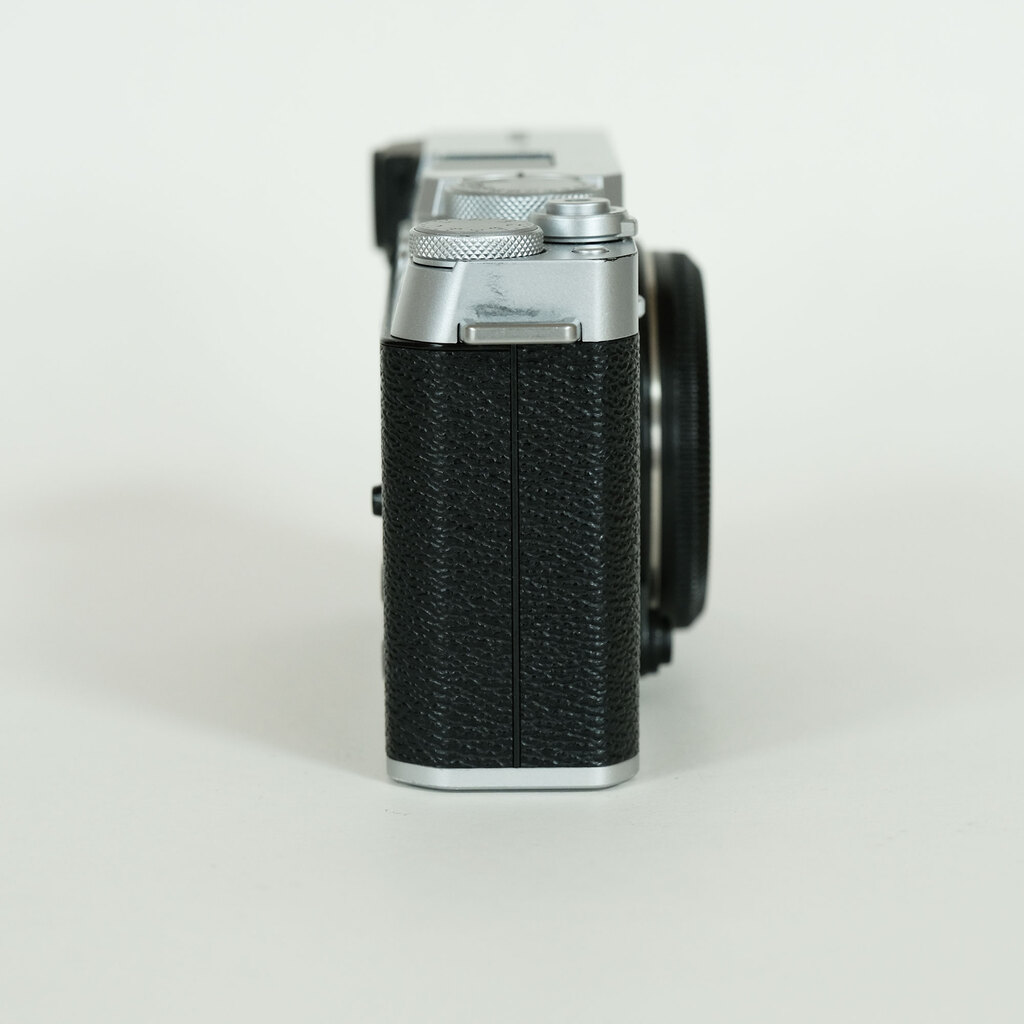 FUJIFILM X-E4 FUJIFILM X-E4
