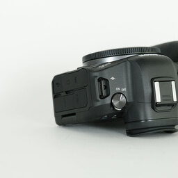 Canon EOS R6 Canon EOS R6