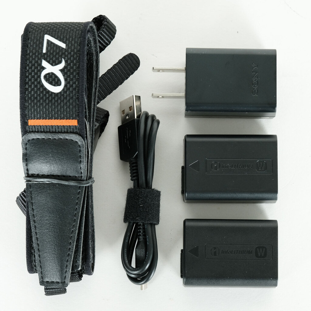 SONY α7 II（ILCE-7M2）の出品 | ONE SCENE（ワンシーン）