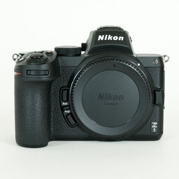 Nikon Z5 Nikon Z5