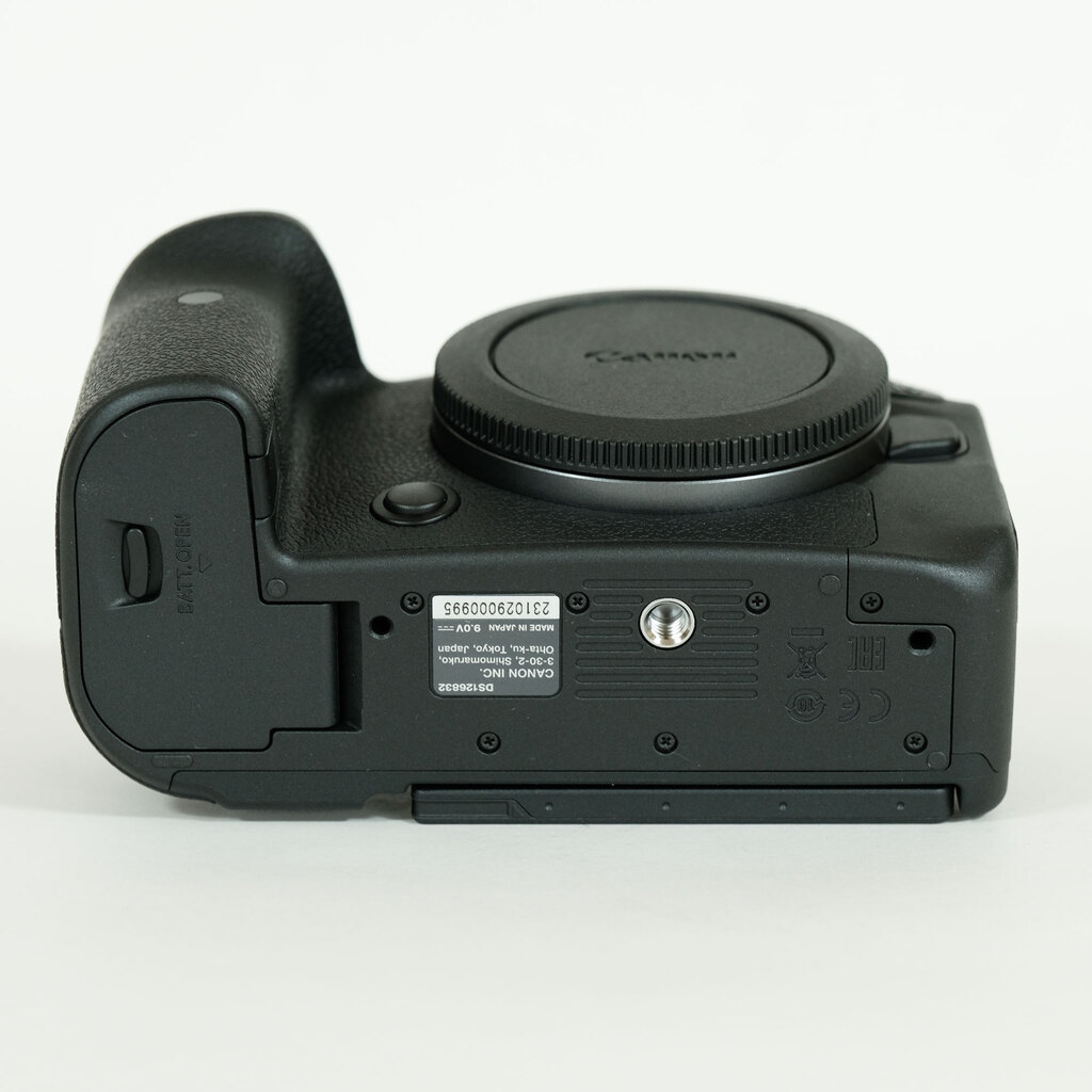 Canon EOS R6 Canon EOS R6