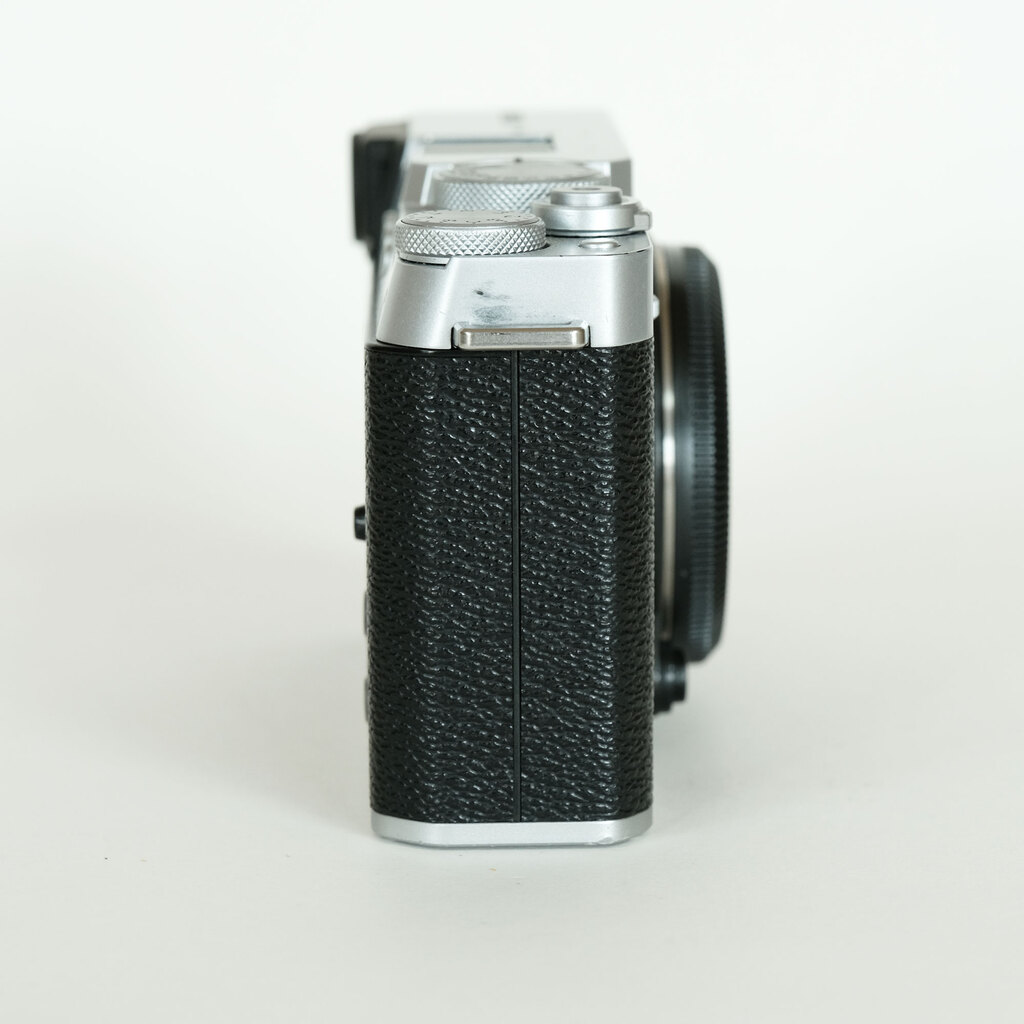 FUJIFILM X-E4 FUJIFILM X-E4