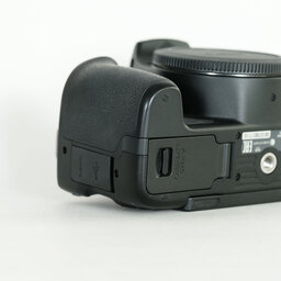 Canon EOS Kiss X10 Canon EOS Kiss X10