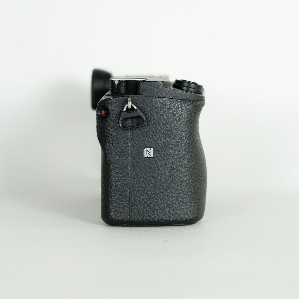 SONY α6400(ILCE-6400) SONY α6400(ILCE-6400)